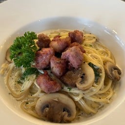 พาสต้า ซอสครีมเห็ดกับไส้กรอกอิตาเลี่ยน