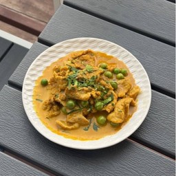 ผัดพริกแกง