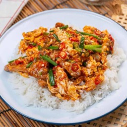 ปลากระป๋องผัดไข่ ราดข้าว