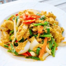 ไก่ผัดผงกะหรี่ ราดข้าว