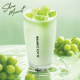 ไชน์มัสแคทโยเกิร์ตสมูทตี้