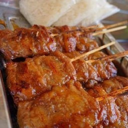 ข้าวมันไก่ป้าแดง รามคำแหง 65