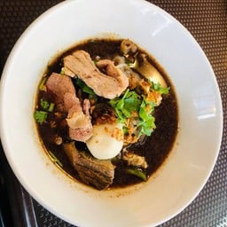 ก๋วยเตี๋ยวเรือรั้วชมพู แยกแคราย