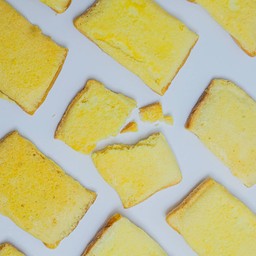 ปังเนยกรอบเบรกแตก รสนม