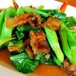 ผัดคะน้าหมูทอด-กับข้าว Thai Main Dish