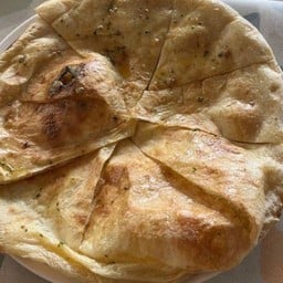 นานกระเทียม Garlic Nan Bread