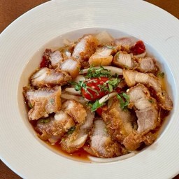 ยำหมูทอดแซ่บเฮ้า