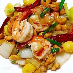 กุ้งผัดเม็ดมะม่วง