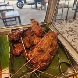 นะโมหมูกรอบ