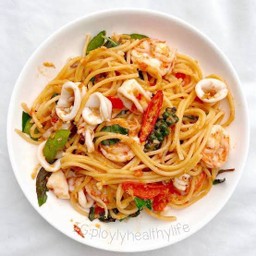 ผัดสปาเกตตี้ขี้เมาทะเล