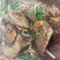 ก๋วยเตี๋ยวเรือรสดีเด็ด Bwell โรงพยาบาลจุฬาฯ