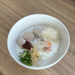 โจ๊กหมูเด้งใส่ไข่
