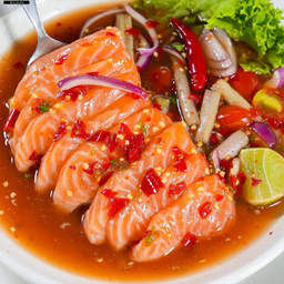 ยำแซลมอน แซ่บๆ 100 กรัม