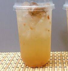 น้ำบ๊วยเย็นแก้วยักษ์ 32 ออนซ์