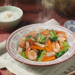 กุ้งสดผัดผัก 3 สหาย