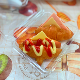 ครัวซองค์ แฮมชีส+ไส้กรอก+ชีส