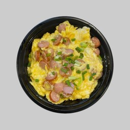 ข้าวไข่ข้นไส้กรอก