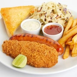 สเต็กปลาทอด + ไส้กรอก