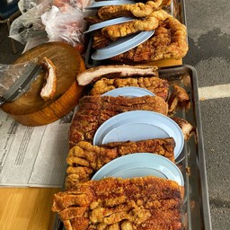 หมูกรอบ กิโลละ 900