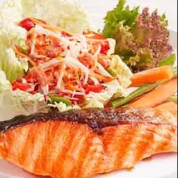 ตำไทย+แซลมอลย่างเกลือ