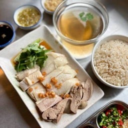มันหอม ข้าวมันไก่ อุทัยธานี