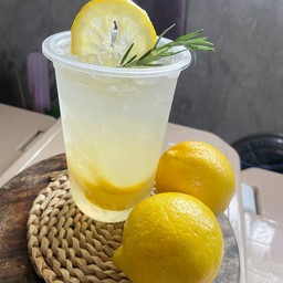 น้ำเลม่อนสดชื่น (เลม่อนแท้)