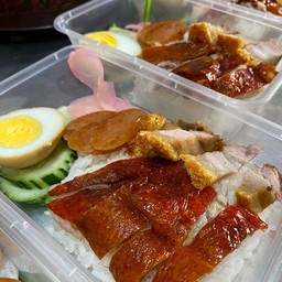 ข้าวเป็ดย่าง-หมูกรอบ