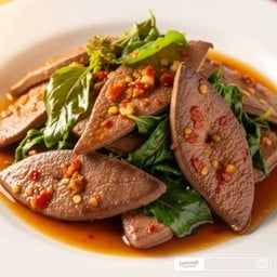 ข้าวราดตับหมู ผัดใบโหระพา