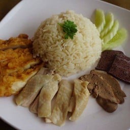 LAMOON ละมุนข้าวมันไก่ สาขา2 เครือสหพัฒน์ (ครัวข้าวฟ่าง) สาขา2 เครือสหพัฒน์ ชลบุรี