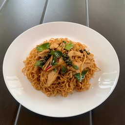 ผัดมาม่าขี้เมา