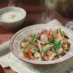 กุ้งสดผัดเห็ดออรินจิ