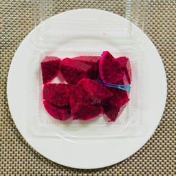 แก้วมังกรแดงพร้อมทาน