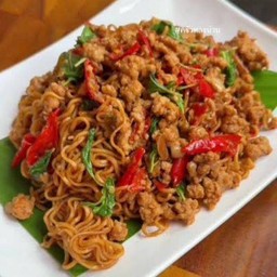 มาม่ากระเพราหมูสับ