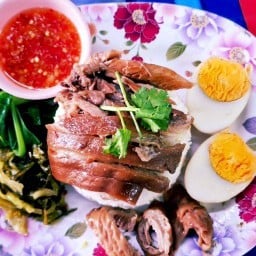 ขาหมูฮ่องเต้ พรานนก