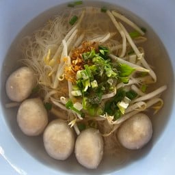 วนิดา ลูกชิ้นน้ำใส 2