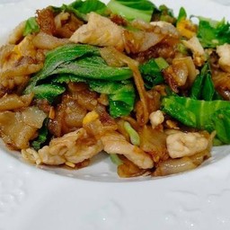 เส้นใหญ่ ผัดซีอิ๊ว