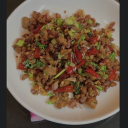 ข้าวราดคั่วพริกเกลือ