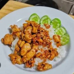 ข้าวทอดกระเทียม