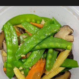 M-221  ผัดลันเตาเห็ดหอมสด  (กับข้าว)(ถ้วยเล็ก)