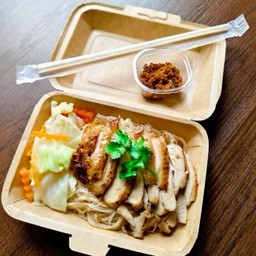 หมี่คลุกไก่ย่าง (เลือกเส้นได้)