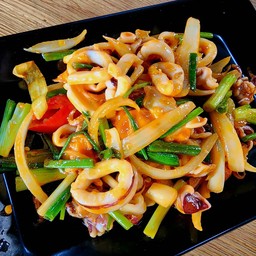 หมึกผัดไข่เค็ม