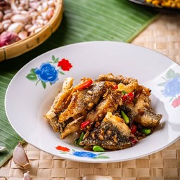 ปลากะพงผัดพริกขี้หนูสวน