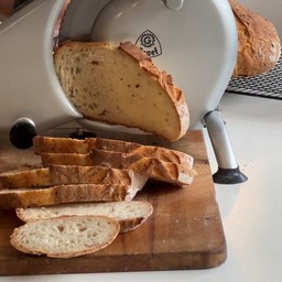 Half loaf : Truffle Cheese (ครึ่งโลฟ)