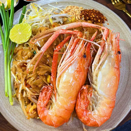 กุ้งไม่ผ่า2ตัว+ผัดไทย