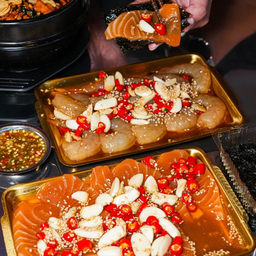 แซลมอน100กรัม กุ้ง10ตัว แถมฟรี น้ำ ดองสูตรทางร้าน