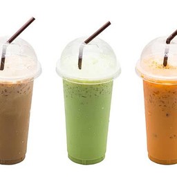 ชายสี่หมี่เกี๊ยว By chon เอื้ออาทร