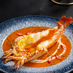 กุ้งยักษ์ผ่ากลาง ผัดผงกระหรี่