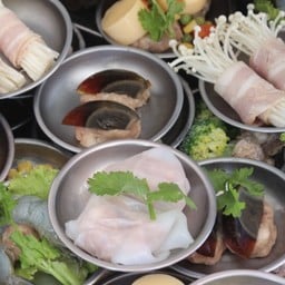 หมู&ไข่เยี่ยวม้า