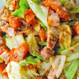 ผัดกะหล่ำปลีหมูกรอบ L