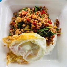 ข้าวผัดกะเพรา
